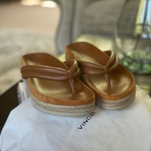 Vince Forest Padded Thong sandals size 8